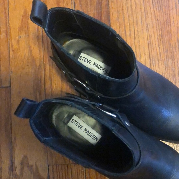 Steve Madden ankle booties - Picture 4 of 5